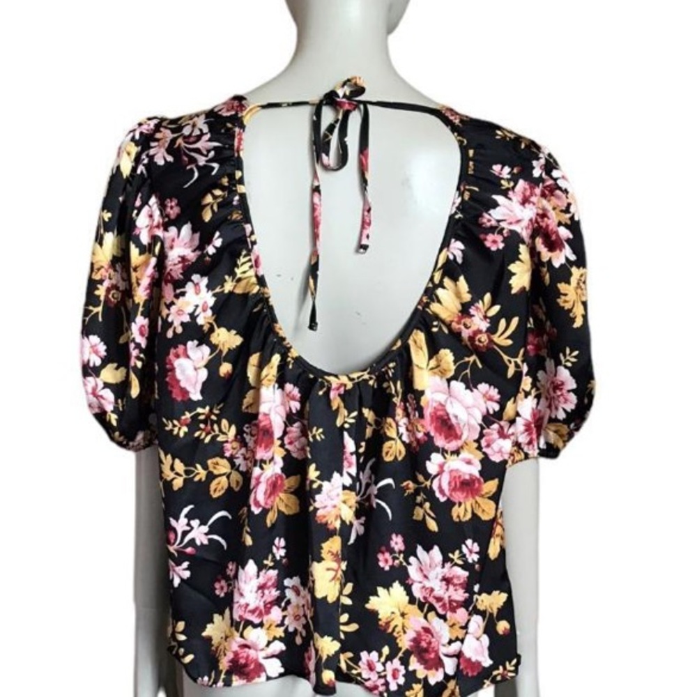 Express Women's Black and Pink Floral Blouse